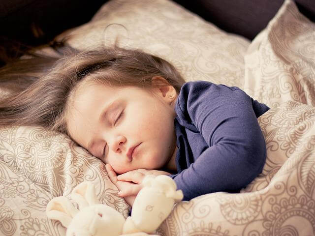부모급여 신청방법 그리고 자고있는 아이사진